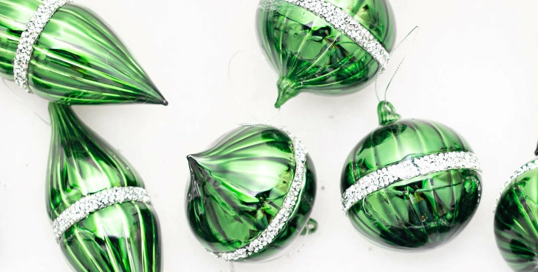 Promo β The π
Christmas Palace 3" - 7" SHINY GREEN GLASS WITH SILVER JEWELS ASSORTED ORNAMENT SET OF 12 π₯° 2 The Christmas Palace 3" - 7" SHINY GREEN GLASS WITH SILVER JEWELS ASSORTED ORNAMENT SET OF 12