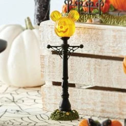 The Christmas Palace MICKEY'S HALLOWEEN VILLAGE MICKEY'S PUMPKINTOWN STREET LIGHTS